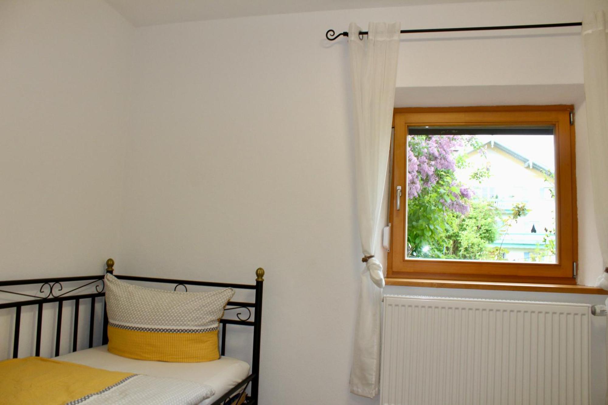 Ferienhaus Mit Garten Fuer Bis Zu 6 Personen Розенхайм Екстериор снимка